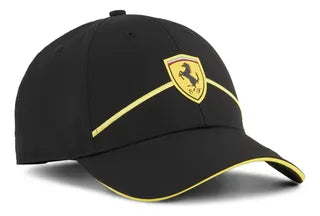Gorra Ferrari negra 2025