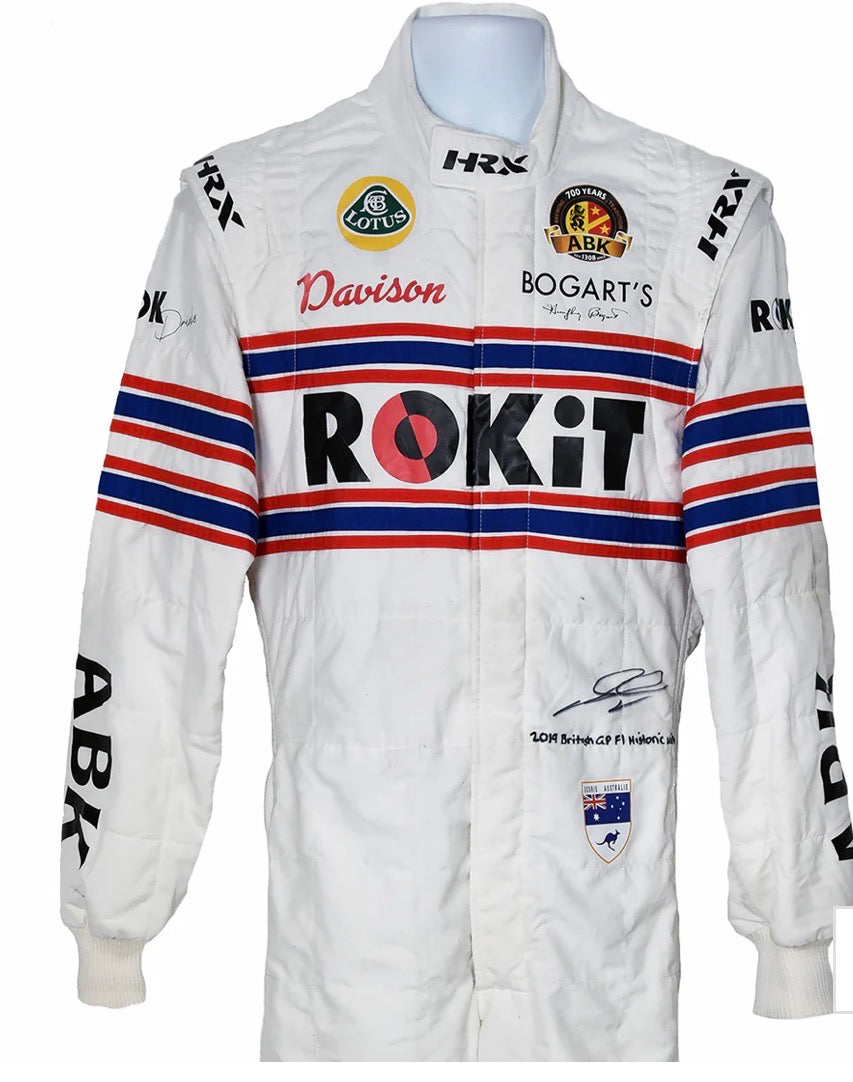 Traje James Davison 2019 Lotus Master F1 AUTOGRAFIADO